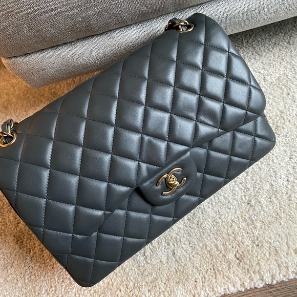 HOLD Chanel jumbo classic double flap in grey lambskin - Picture 3 of 16
